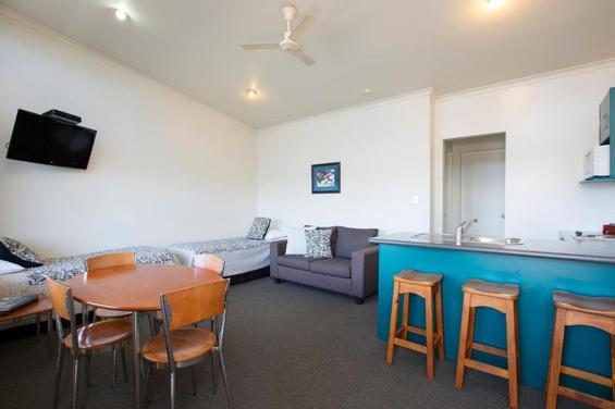 1 Bedroom Unit Upstairs